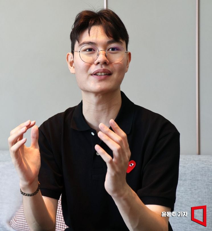 여의도 사옥에서 아시아경제와 인터뷰하는 최형빈 애딧앤아크 대표